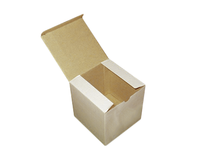 Balta atvira dėžutė